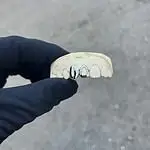 Grillz Sólido con Ventana